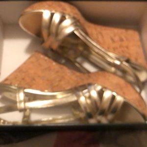 Gold wedges